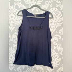 10/$25‎ • Roots 73 Navy Floral Appliqué Tank